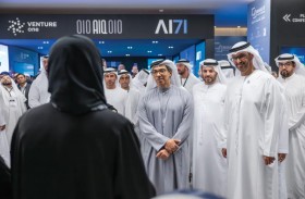 منصور بن زايد: القطاع الصناعي يعد أحد الركائز الرئيسة في تقدم الاقتصاد الوطني وتنويعه