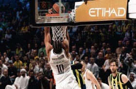 «دبي لكرة السلة» يتغلب على فنربخشه التركي في الدوري الأوروبي