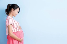هل تؤثر صحة الأب على غثيان وتسمم الحمل؟