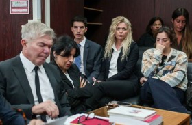 إحالة شقيقتي مارادونا ومحاميه إلى المحاكمة بتهمة «الإدارة الاحتيالية» 