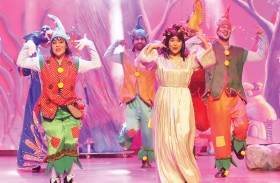 مهرجان الإمارات لمسرح الطفل 19 يمنح الفنان الإماراتي عبدالله راشد لقب شخصية المهرجان