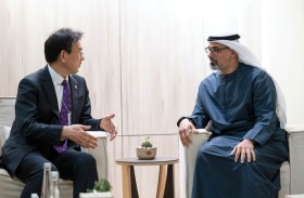 خالد بن محمد بن زايد يبحث مع رئيس جامعة تسينغهوا الصينية التعاون في المجالات الأكاديمية