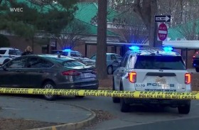 طفل يطلق النار على معلمته