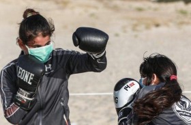 الملاكمة تساعد فتيات نازحات من غزة على تخطّي مخاوفهنّ 