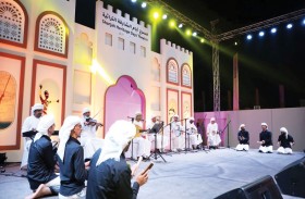 الغناء اليمني يحوّل مسرح أيام الشارقة التراثية إلى فضاء للفرح والبهجة