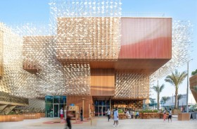 بولندا والطاولة الذكية تسرد القصص متعددة الأبعاد عن «الطبيعة والإبداع والابتكار»