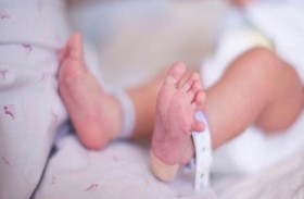 ممرضة تقتل رضيعة بالخطأ 