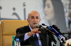 الرئيس الجزائري يشدد على الحل السياسي للأزمة الليبية