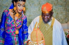 لاعب يرسل شقيقه ليقف مكانه بحفل زفافه