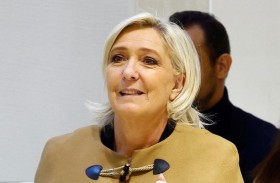 استجواب مارين لوبان بتهمة اختلاس أموال البرلمان الأوروبي