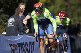 فريق «الإمارات» للدراجات يواصل دعم صفوفه .. ويضم السلوفيني نوفاك