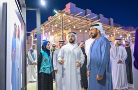 عبدالعزيز بن حميد يشهد انطلاق مهرجان المربعة للفنون بعجمان