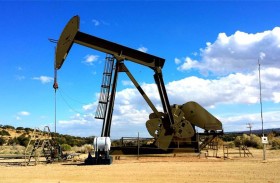 توقعات باستمرار ارتفاع النفط مع تزايد المخاطر في مضيق هرمز 