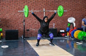 «أبو ظبي لرفع الأثقال» يضم لاعبة المنتخب الوطني فاطمة ناروئي إلى صفوفه