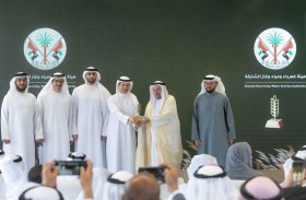 حاكم الشارقة يشهد حصاد الموسم الثاني لمزرعة القمح بمليحة ويفتتح المبنى الإداري للمزرعة