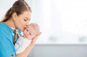 ولادة الطفل الأول يزيد عمر الأم 7 أعوام