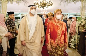 خالد بن محمد بن زايد يحضر مراسم زفاف نجل الرئيس الإندونيسي في مدينة سولو 