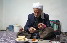 مسن يذهل الجميع بنظامه الغذائي منذ 50 عاماً