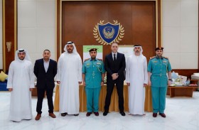 دعم الخدمات الأمنية بعجمان وتوزيع توقعان مذكرة لتوصيل لوحات المركبات