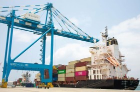 مرافئ الفجيرة تقوم بمناولة ثلاثة توربينات عاملة بالغاز خاصة بمشروع محطة الفجيرة إف 3 لتوليد الطاقة الكهربائية