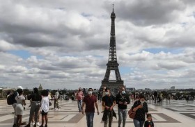 هل يحق للفرنسيين أن يكونوا أكثر تشاؤما من سكان بنجلاديش؟