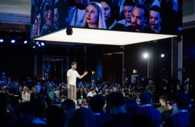 جلسة في «قمة المليار متابع» تناقش كيفية إعادة بناء الحضور الرقمي