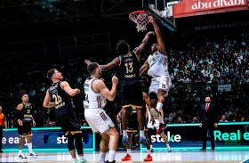 «اليوروليغ»: دبي لكرة السلة على بعد خطوة من التأهل إلى الأدوار الإقصائية