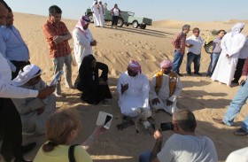 تجربة فريدة للصيد بالصقور والسلوقي دون الاستعانة بأي أسلحة