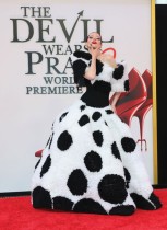 عارضة الأزياء والممثلة الكندية كوكو روشا لدى حضورها العرض العالمي الأول لفيلم «الشيطان يرتدي برادا 2» في نيويورك. ا ف ب