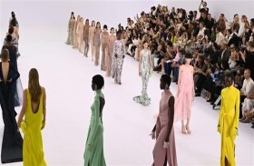 عروض حية في أسبوع الموضة بنيويورك