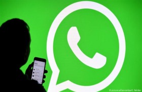 واتساب يفرض قيودا لتطويق وباء الأخبار المضللة