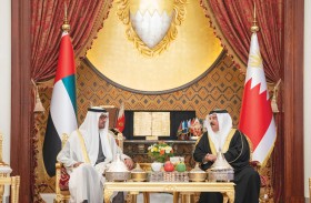 محمد بن زايد وملك البحرين يؤكدان على أهمية دعـم العمل الخليجي المشـترك ووحدة الصف العربي 