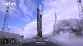 سبايس اكس يرسل عددا قياسيا من الأقمار إلى الفضاء