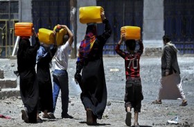 يمنيون يروون معاناتهم في تعز المحاصرة من المليشيات 