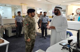 مدير قطاع العمليات المركزية يلتقي المتعاملين في ترخيص شرطة أبوظبي