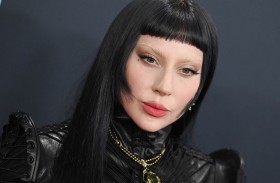 ألبوم «مايهم» يقرب ليدي غاغا إلى المركز الأول