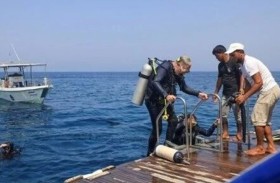 غواصون يحرسون الشعاب المرجانية  في عُمان