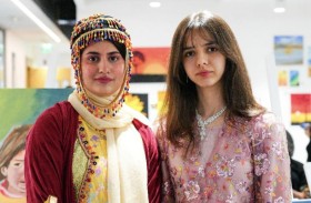 خولة السويدي تنفذ ورشة فنية للخط العربي لأطفال من كردستان العراق