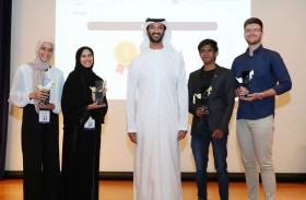 وزير الاقتصاد يكرم طلاب الجامعات والخريجين المشاركين في برنامج هاكاثون السياحة