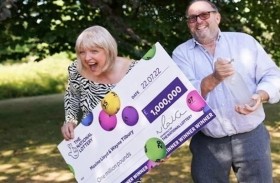 تربح مليون استرليني بعد شفائها من السرطان 