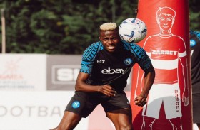 نابولي يقفل الباب أمام رحيل أوسيمهن 