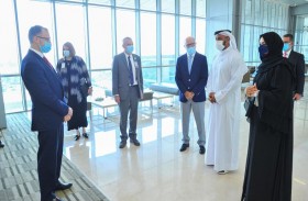 عبدالله آل حامد يطلع على خدمات وحدة الطوارئ والحروق وإعادة التأهيل في مدينة شخبوط الطبية