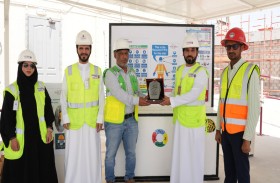 بلدية مدينة أبوظبي تنظم فعالية ترفيهية توعوية للعمال مواكبة ليوم العمال العالمي