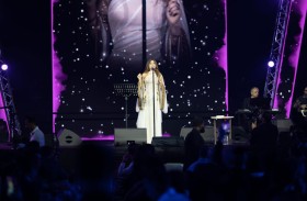 نجوى كرم تبهر الجمهور بإطلالتها وأدائها الغنائي في حفل استقبال العام الجديد 2024 في دبي