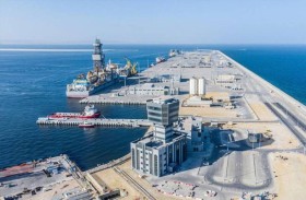 مسيرات تستهدف خزانات الوقود بميناء الدقم العماني