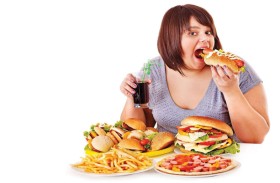 أطعمة ومشروبات تهدد صحة الدماغ وتزيد خطر الخرف