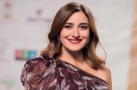 أمينة خليل... تبدأ تصوير (قمر 14)