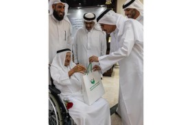 «خيرية الشارقة» تشارك منتسبي دار رعاية المسنين الاحتفال بيوم زايد للعمل الإنساني