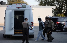 أمر قضائي بالإفراج عن مئات  احتجزتهم شرطة الهجرة في إيلينوي 