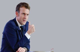 ماكرون يدعو أوروبا لاستئناف الحوار مع بوتين